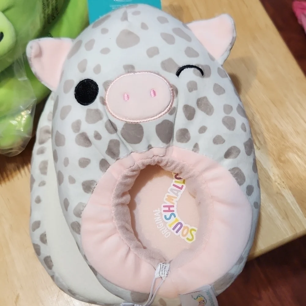 Squishmallow Slippers Pammy Pig squish shoe size 4 To 5 runs larger